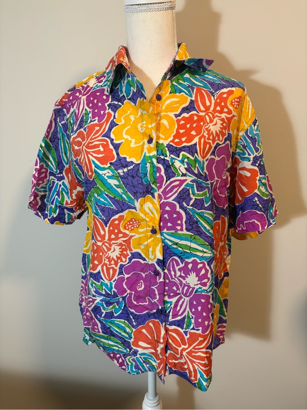 Vintage H.E.R. 100% Silk Tropical Floral Button Down Shirt Colorful Small